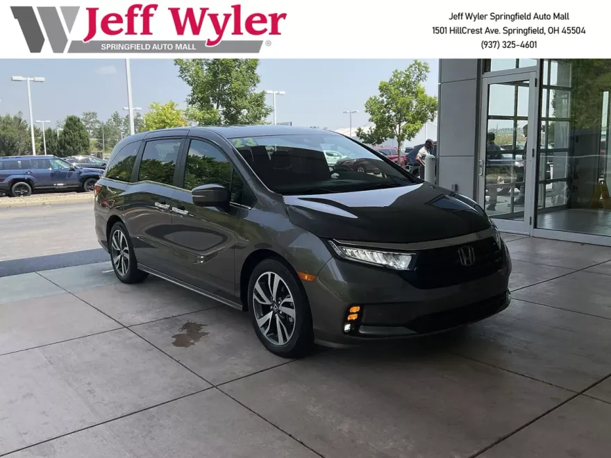 2023 Honda Odyssey Touring photo 1