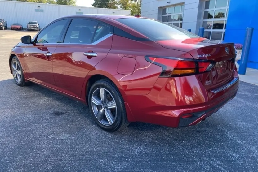 2019 Nissan Altima 2.5 SV photo 1