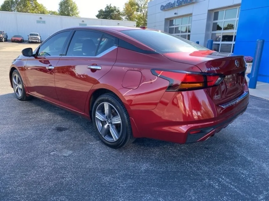2019 Nissan Altima 2.5 SV photo 1