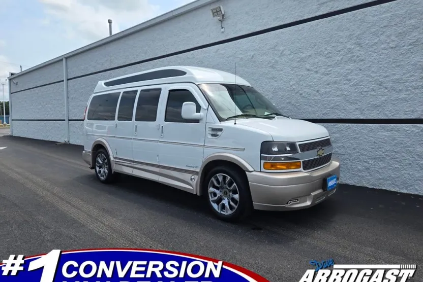 2022 Chevrolet Express Cargo photo 1