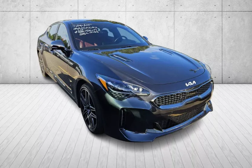 2022 Kia Stinger GT2 photo 1