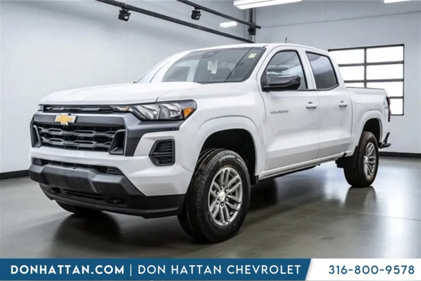 2026 Chevrolet Colorado LT photo 1