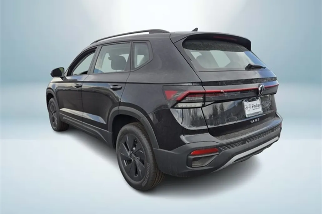 2025 Volkswagen Taos S photo 1