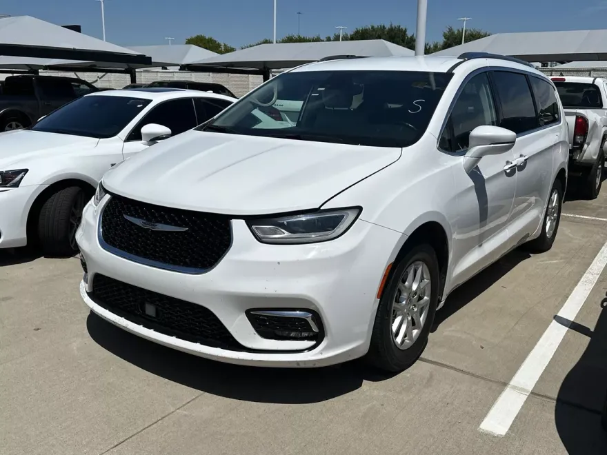 2021 Chrysler Pacifica Touring L photo 1