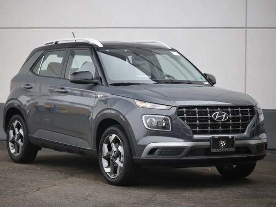 2025 Hyundai Venue Limited photo 1