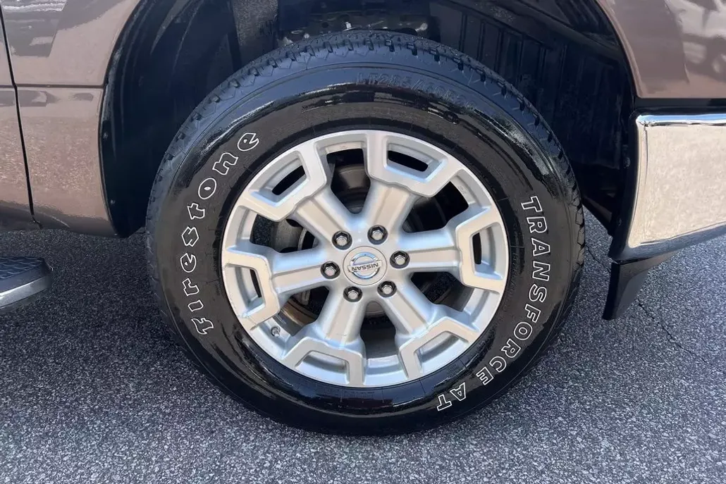 2019 Nissan Titan Crew Cab SV photo 1