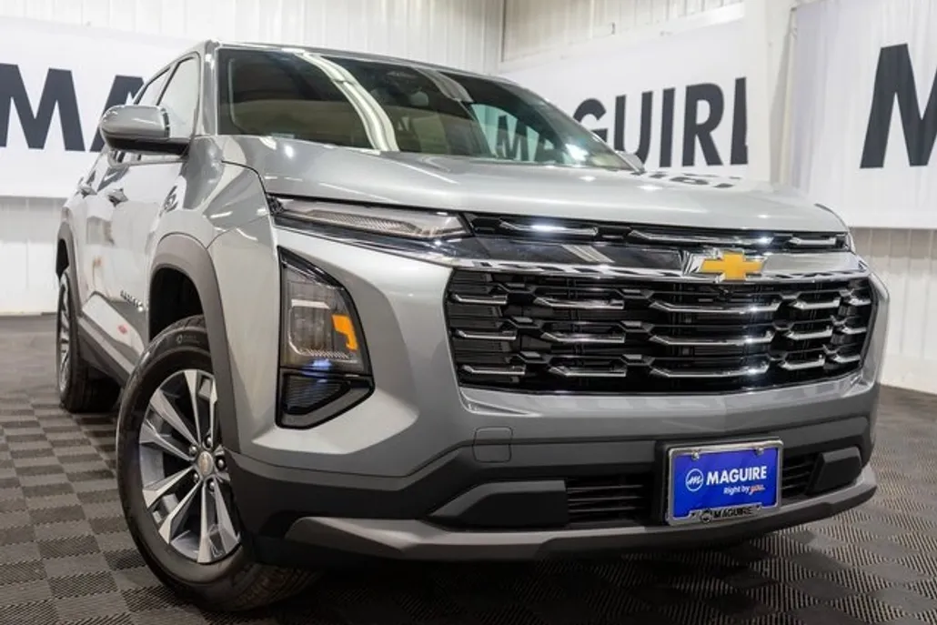 2026 Chevrolet Equinox LT photo 1