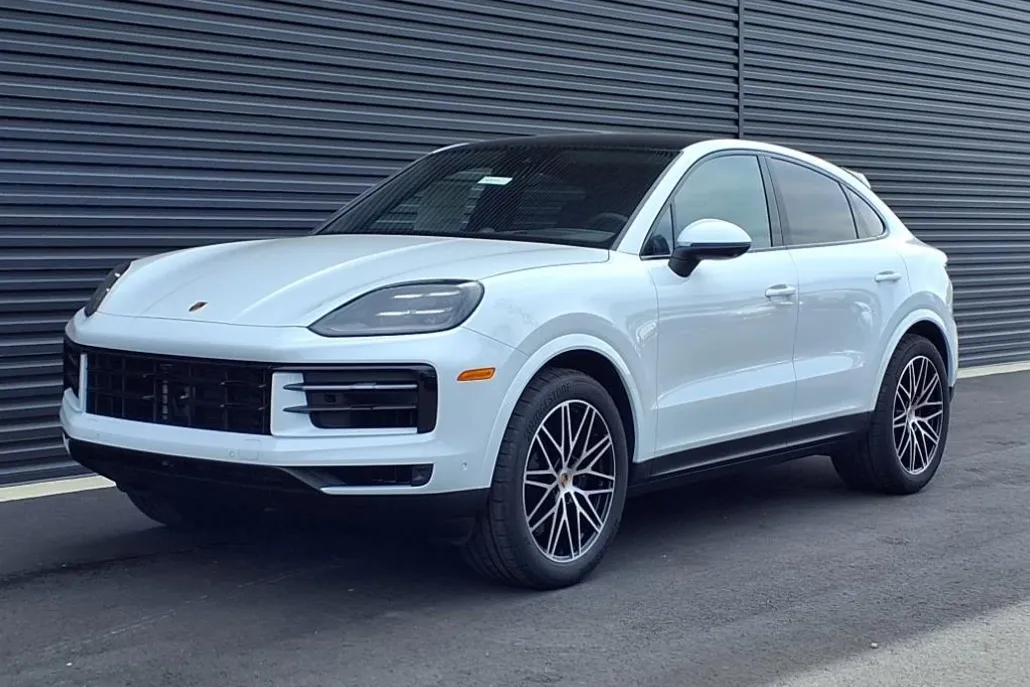 2026 Porsche Cayenne Coupe photo 1