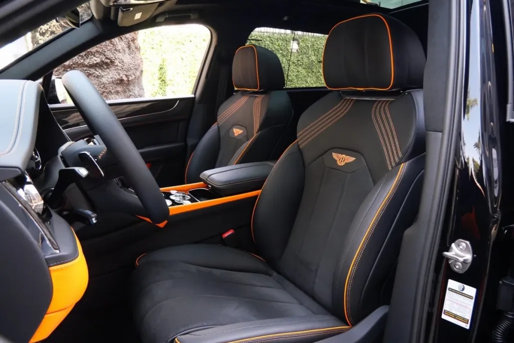2025 Bentley Bentayga S photo 1