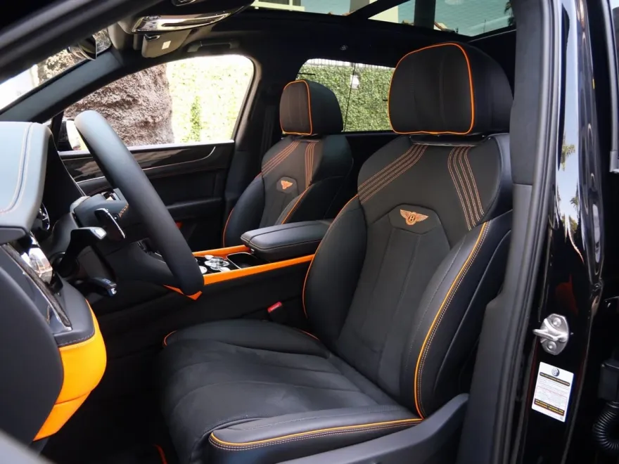 2025 Bentley Bentayga S photo 1