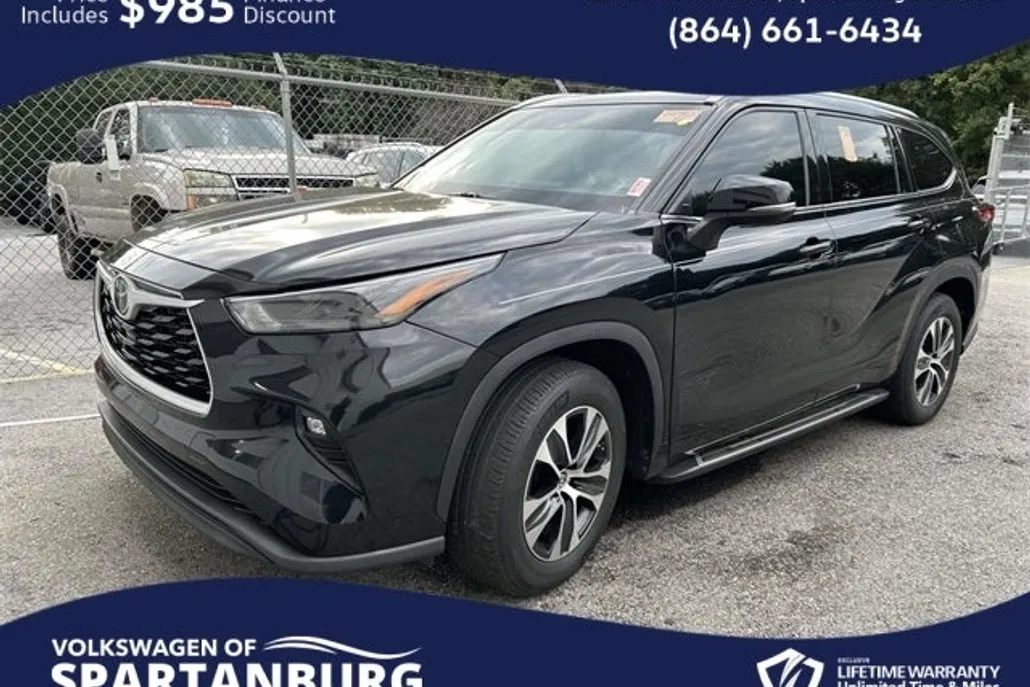 2022 Toyota Highlander XLE photo 1