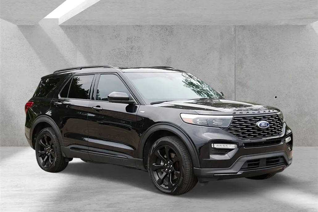 2023 Ford Explorer ST-Line photo 1
