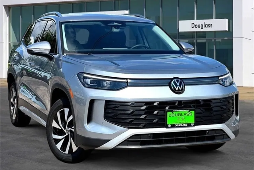 2025 Volkswagen Tiguan S photo 1