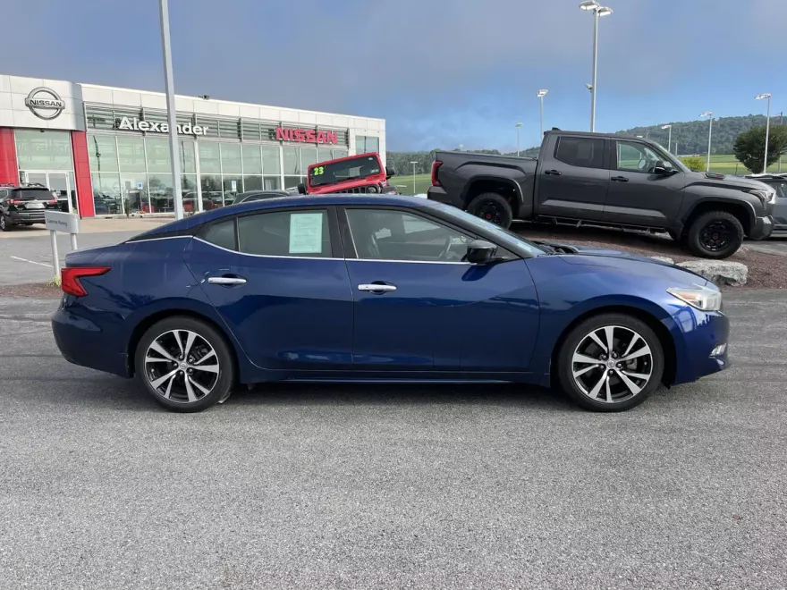 2018 Nissan Maxima S photo 1