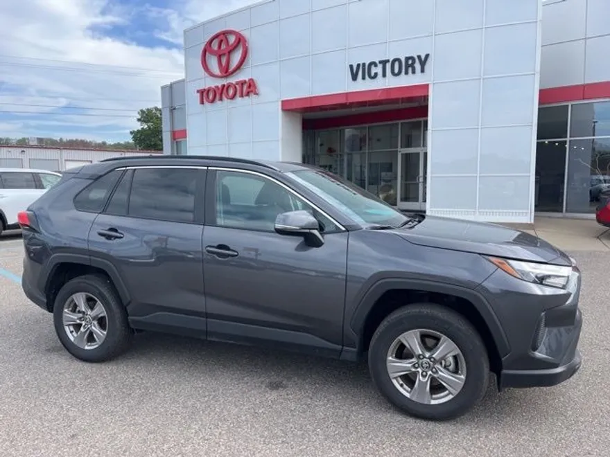 2025 Toyota RAV4 XLE photo 1