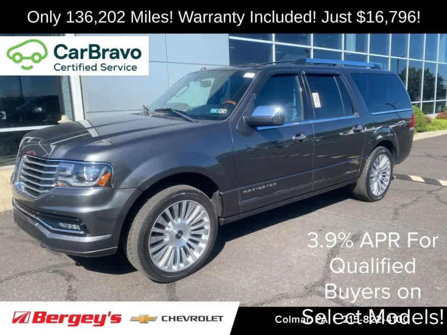 2017 Lincoln Navigator Select photo 1