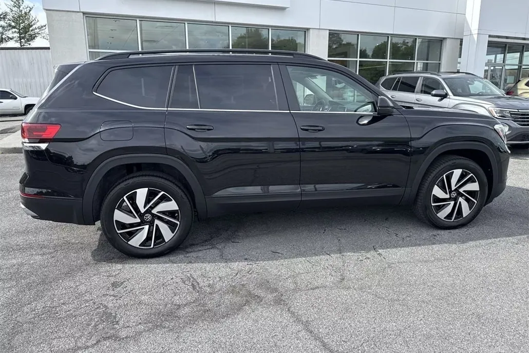 2025 Volkswagen Atlas SE Technology photo 1
