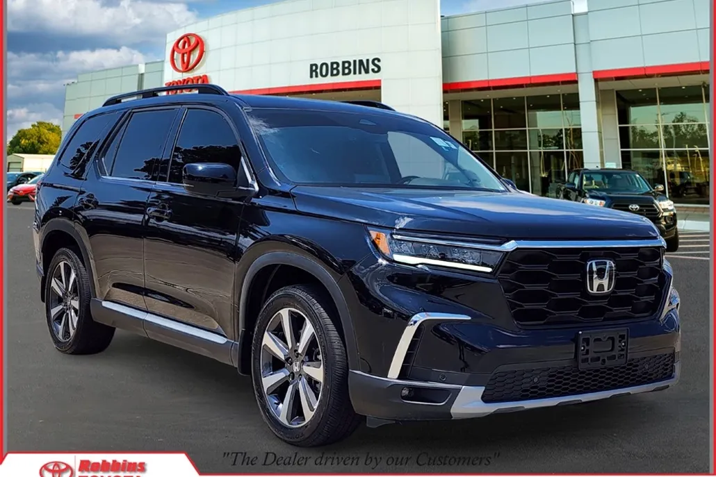 2023 Honda Pilot Touring photo 1