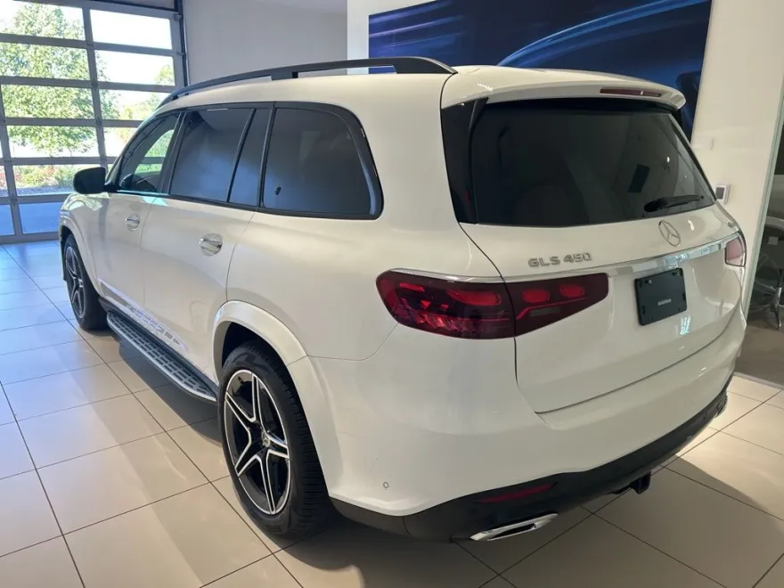 2025 Mercedes Benz GLS 450 4MATIC photo 1