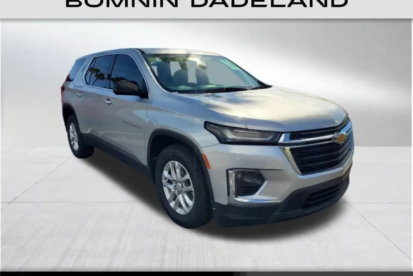 2022 Chevrolet Traverse LS photo 1