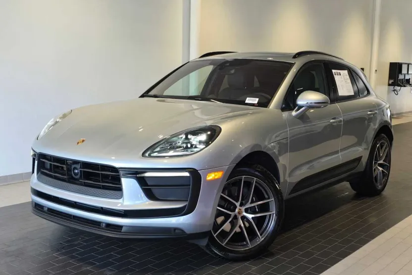 2024 Porsche Macan Base photo 1