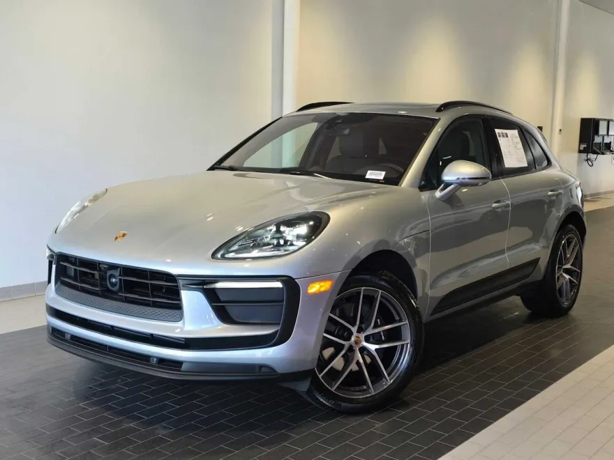 2024 Porsche Macan Base photo 1