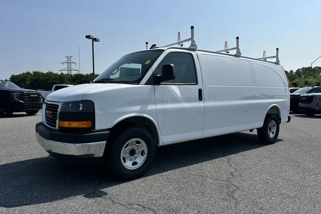 2025 Gmc Savana Cargo 2500 photo 1