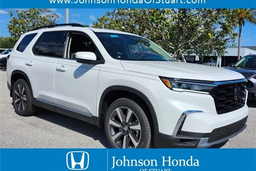 2025 Honda Pilot Touring photo 1