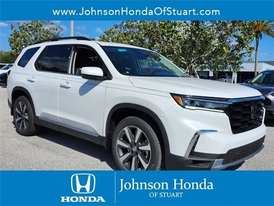 2025 Honda Pilot Touring photo 1
