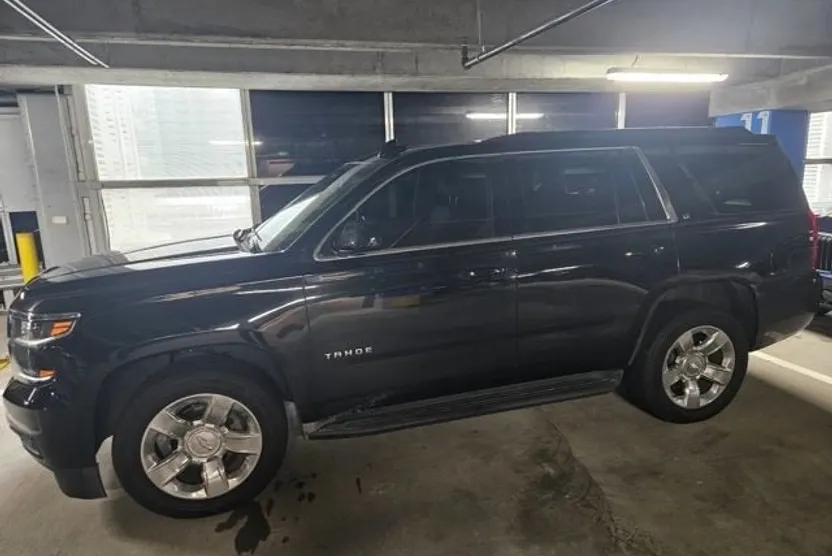 2016 Chevrolet Tahoe LT photo 1