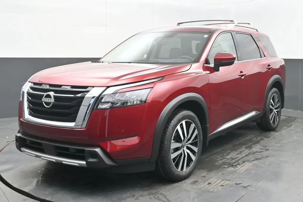 2025 Nissan Pathfinder Platinum photo 1