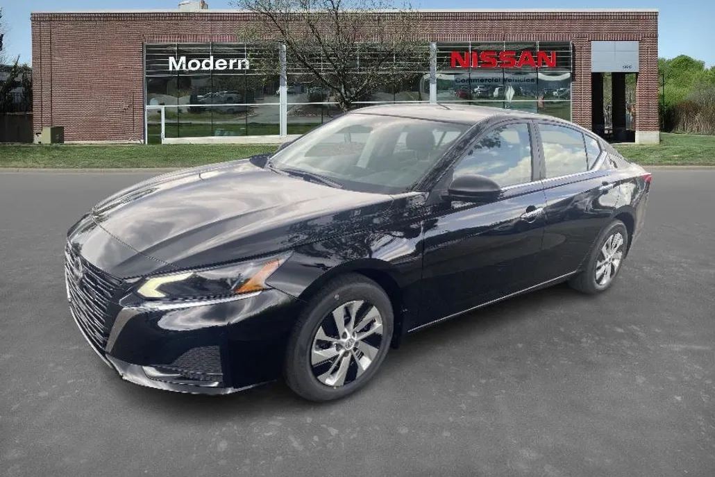 2025 Nissan Altima S photo 1
