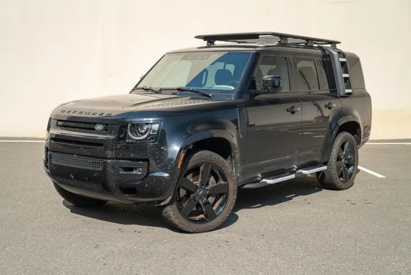 2023 Land Rover Defender 130 X-Dynamic SE photo 1