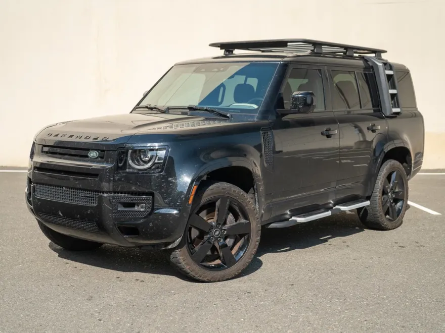 2023 Land Rover Defender 130 X-Dynamic SE photo 1