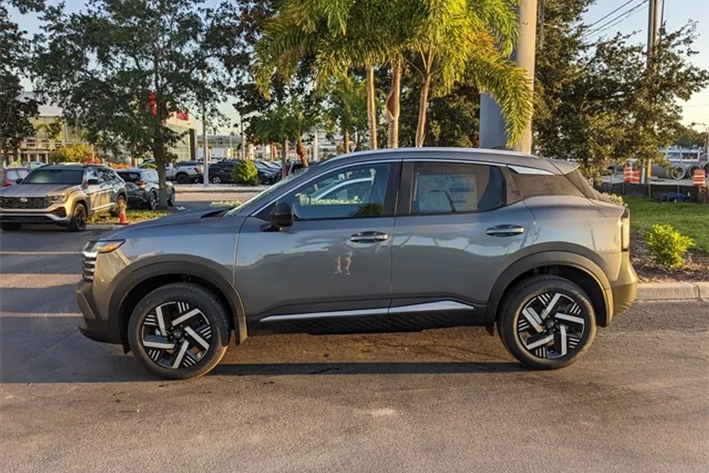 2026 Nissan Kicks SV photo 1