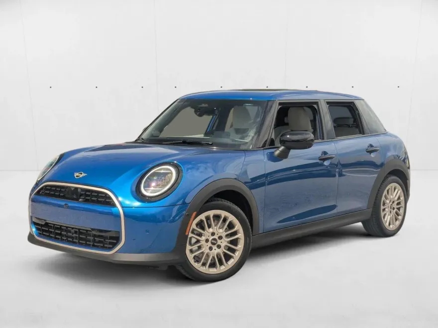 2025 Mini Cooper 4 Door Hardtop Iconic photo 1