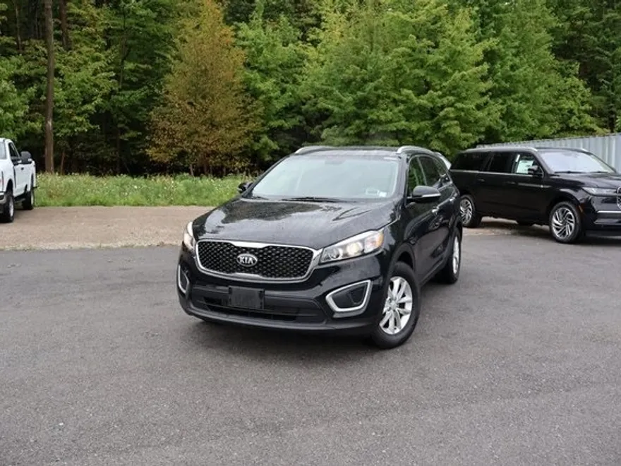 2018 Kia Sorento LX photo 1