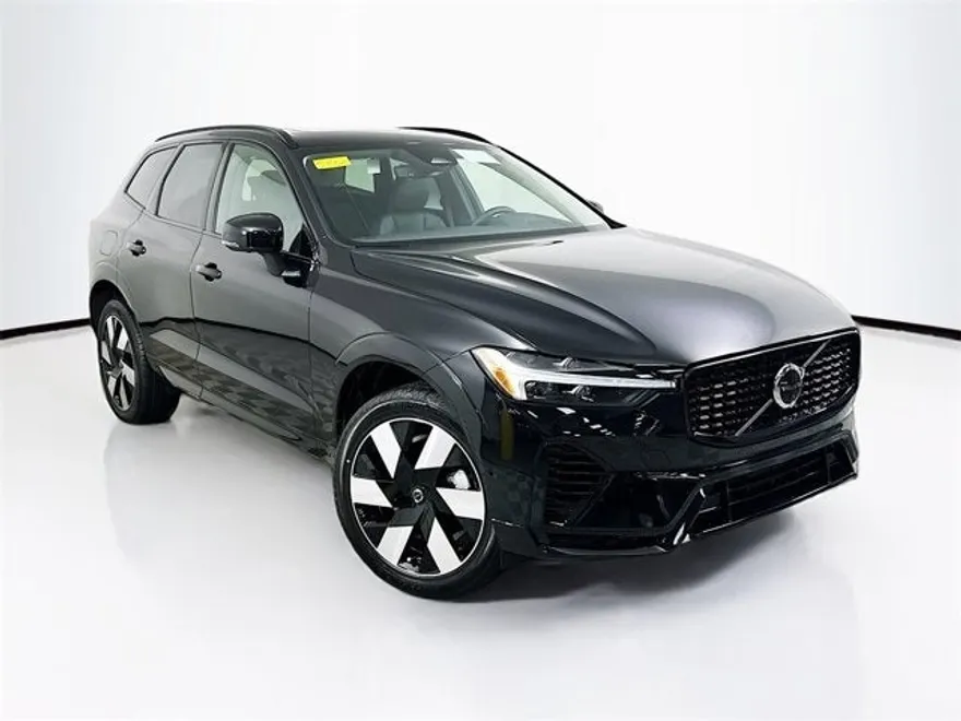 2025 Volvo XC60 Hybrid T8 Plus photo 1