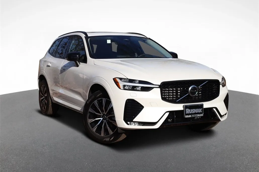 2025 Volvo XC60 B5 Core photo 1