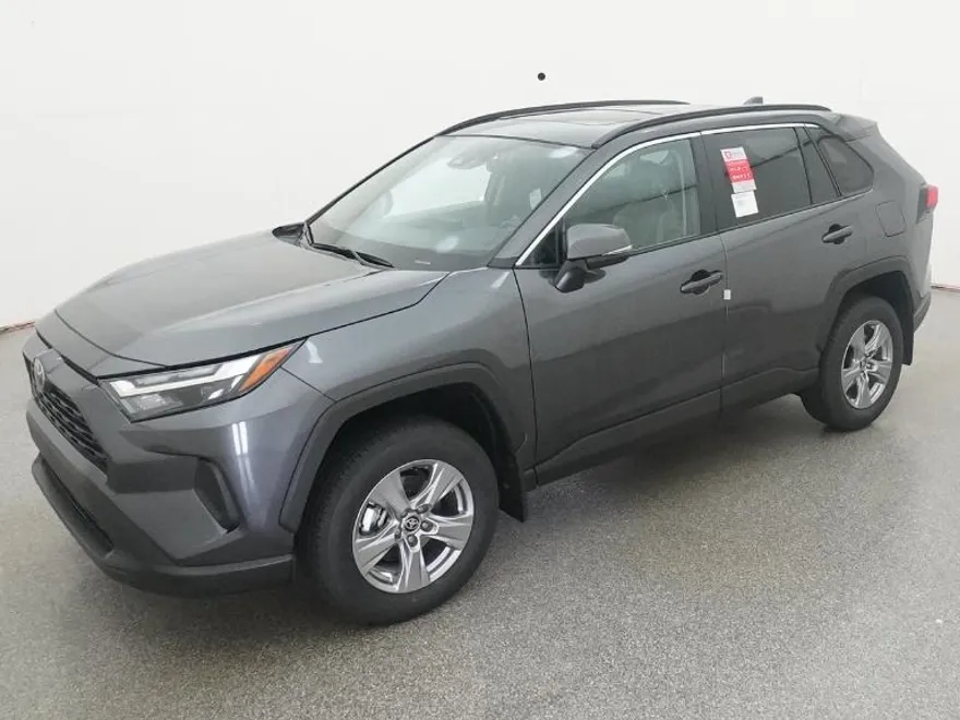 2025 Toyota RAV4 XLE photo 1