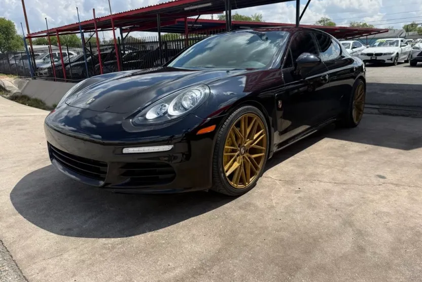 2016 Porsche Panamera S photo 1