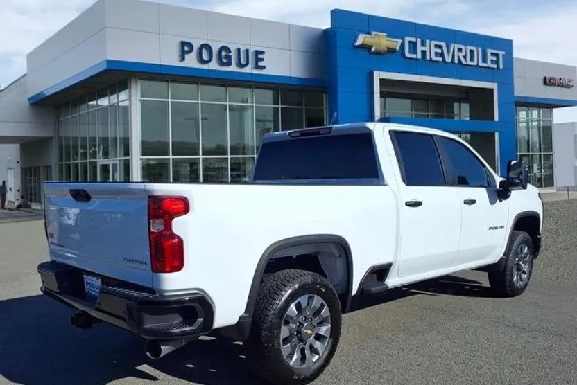 2026 Chevrolet Silverado 2500HD Custom photo 1