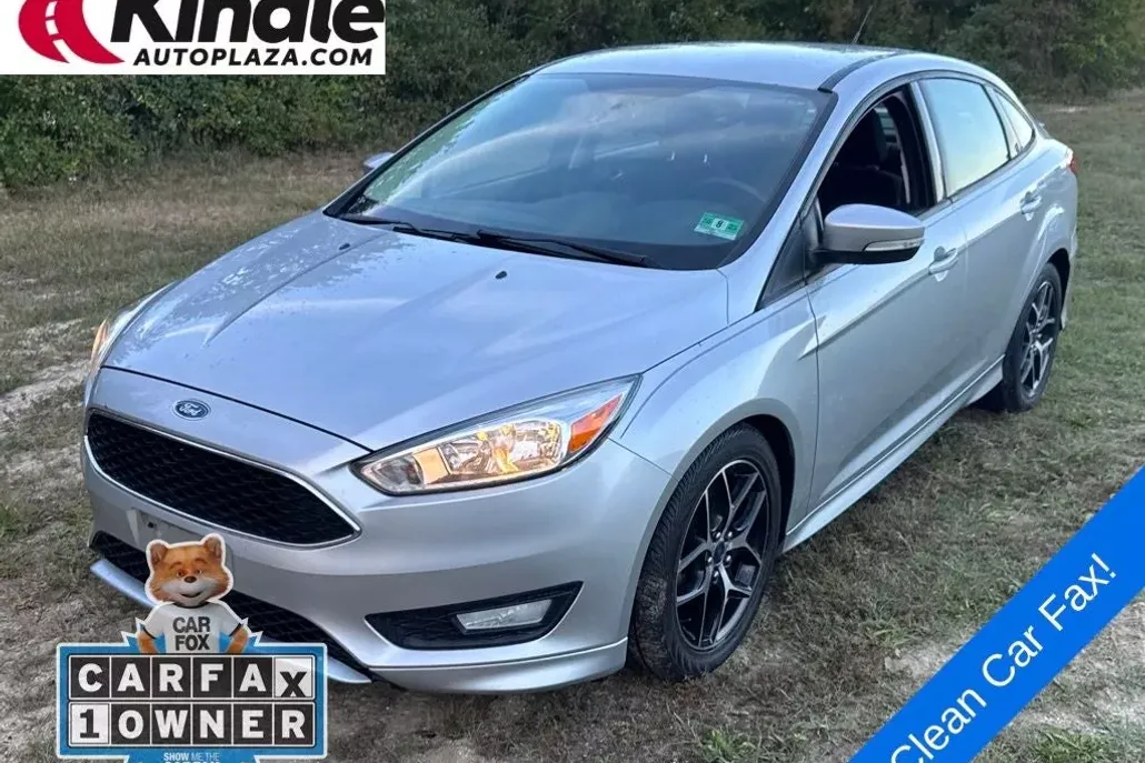 2016 Ford Focus SE photo 1