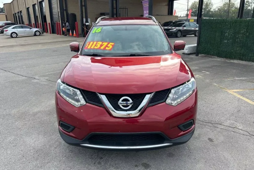 2016 Nissan Rogue AWD SV photo 1
