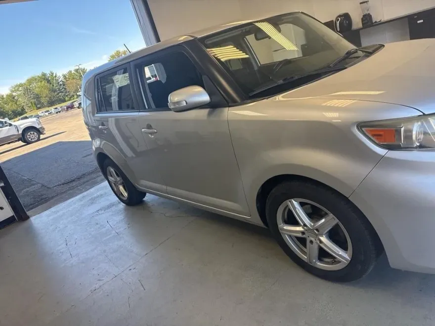 2011 Scion xB Base photo 1
