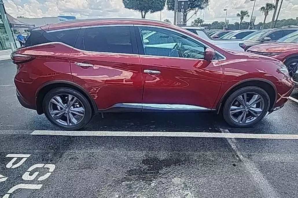 2021 Nissan Murano Platinum photo 1