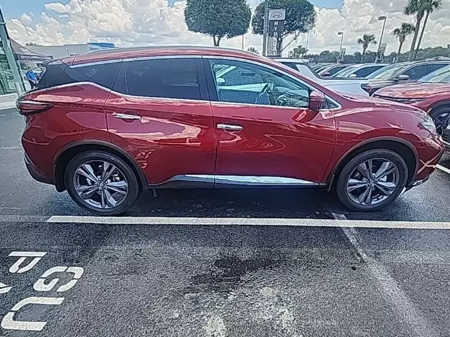 2021 Nissan Murano Platinum photo 1