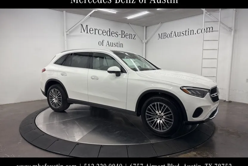 2026 Mercedes Benz GLC 300 photo 1