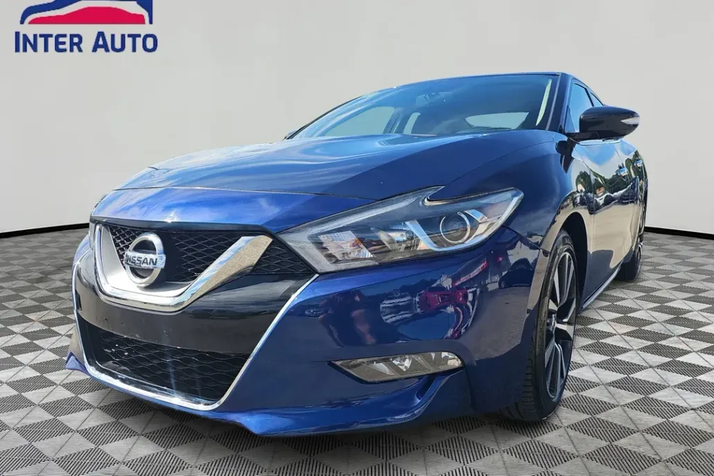 2017 Nissan Maxima SV photo 1