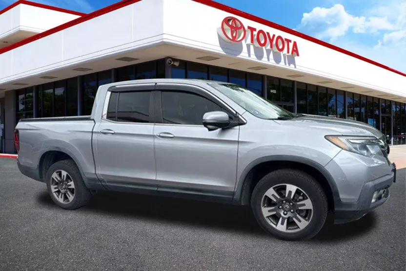 2017 Honda Ridgeline RTL-T photo 1